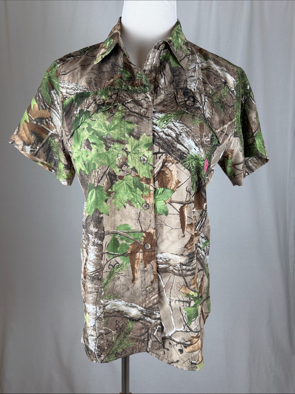 Women's Short-Sleeve Button-Down Camo Shirt in Brown/Green